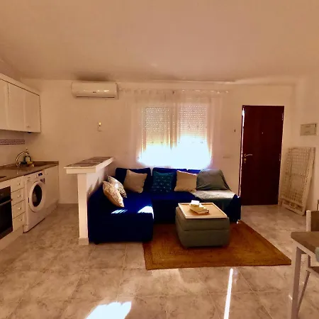 Close To Beaches & Golf Courses - With Pool & Bbq