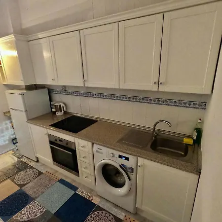 Apartment Close To Beaches & Golf Courses - With Pool & Bbq *