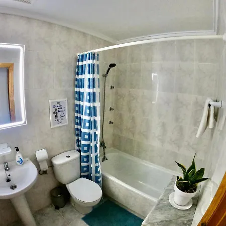 Apartment Close To Beaches & Golf Courses - With Pool & Bbq *